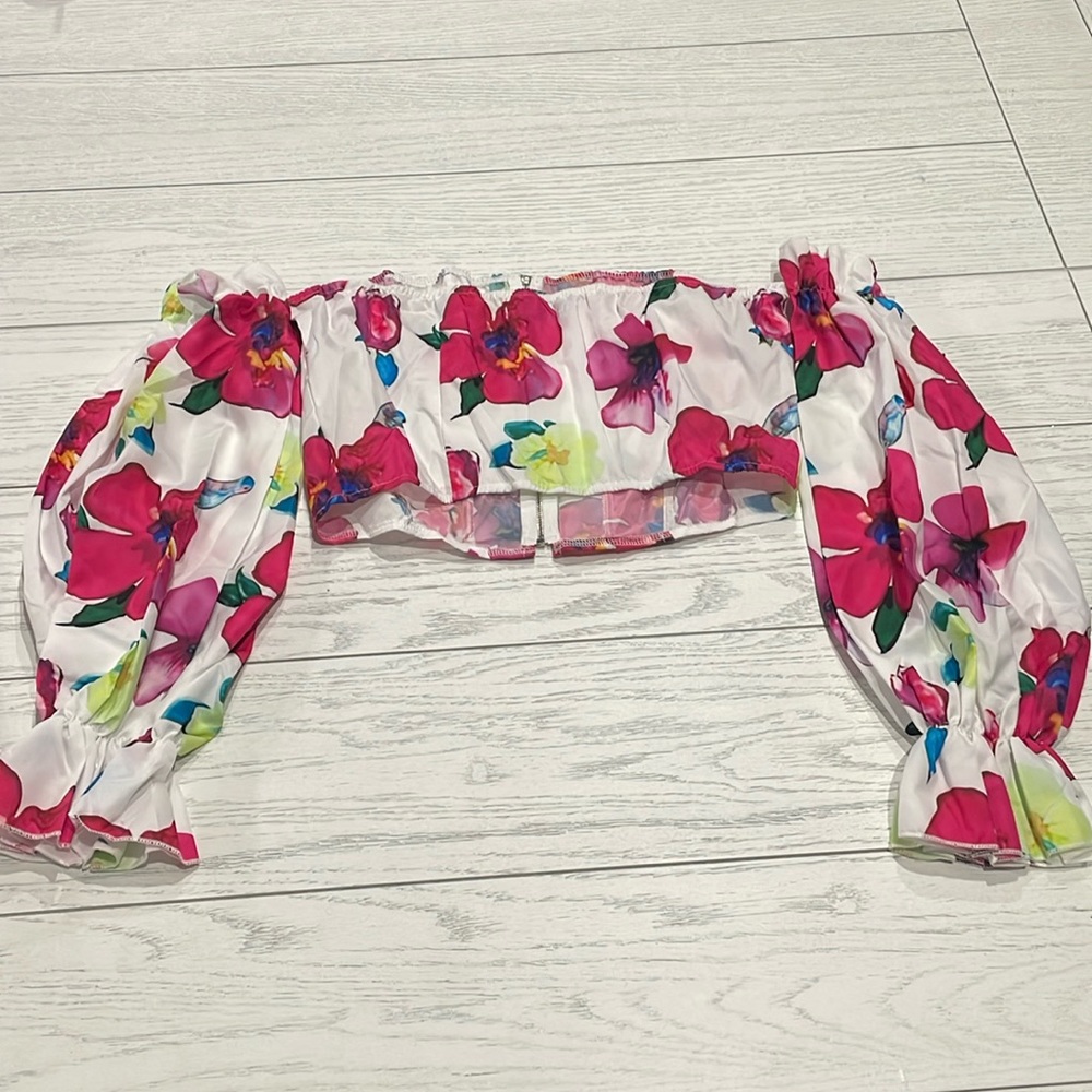 Off Shoulder Floral Print Top - Picture 3 of 4